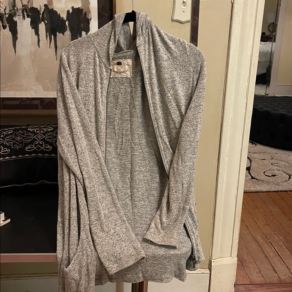 Cupio Heather Gray lightweight hoodie with Cream Lace